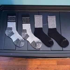 2 pairs of wool socks